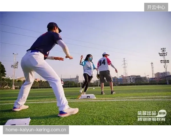 棒球满垒清空一击，比分瞬间反转——逆境中的巅峰瞬间